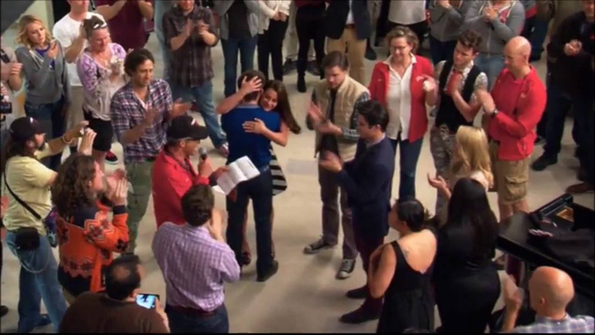 On this day in 2015: the cast and crew of #Glee wrapped production of the show’s final episode, 6x13 “Dreams Come True”, celebrating with a carnival at Paramount Studios. #GleeSeriesWrap 

- youtu.be/r_QSr6GezHw