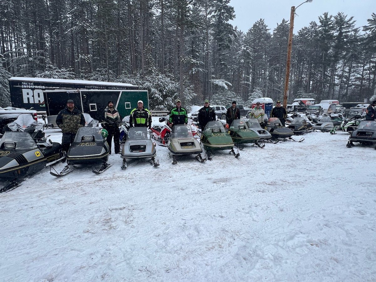 Its_Just_Pre's tweet photo. Good little trip over to the Snowmobile Hall of Fame for a vintage @JohnDeere snowmobile ride. https://t.co/sWWyzOeFXv