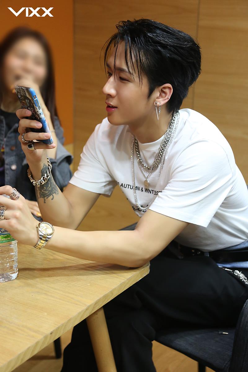 wonsik bot tweet media