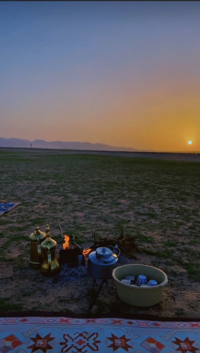 أفطرت يالغالي وبليّت ريقي
وباقي عيوني صايمة لين أشوفك.

#شعر