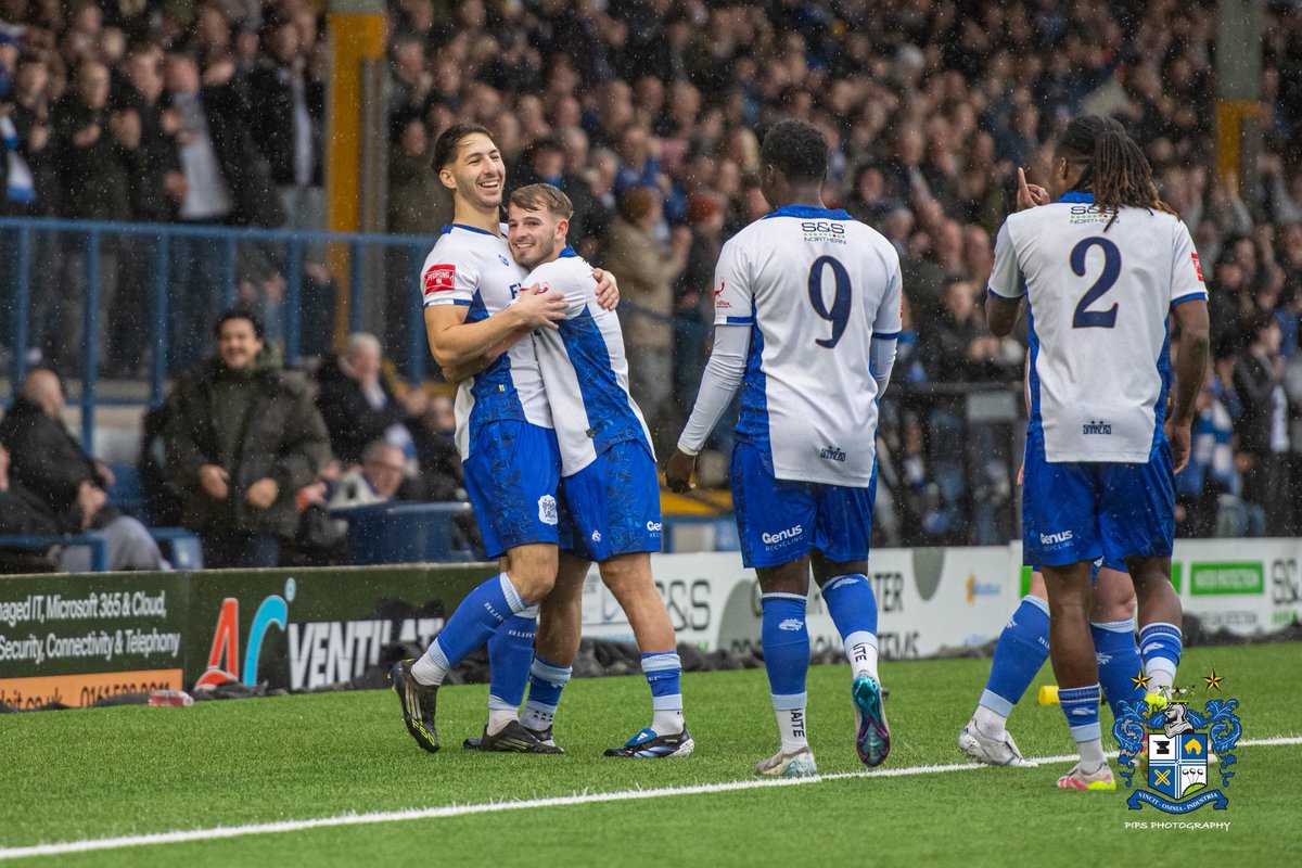 Philhill1961's tweet image. ⚪️🔵 @buryfcofficial 2-0 @SportingKhalsa FC🔴⚫️
Jonno’s 1st game at Gigg and another win…controlled the game from start to finish…another solid performance AND STILL TOP OF THE TABLE!!! UTS!!!
#buryfc #shakers #northernpremierleague @officialnorthernprem #footballphotography