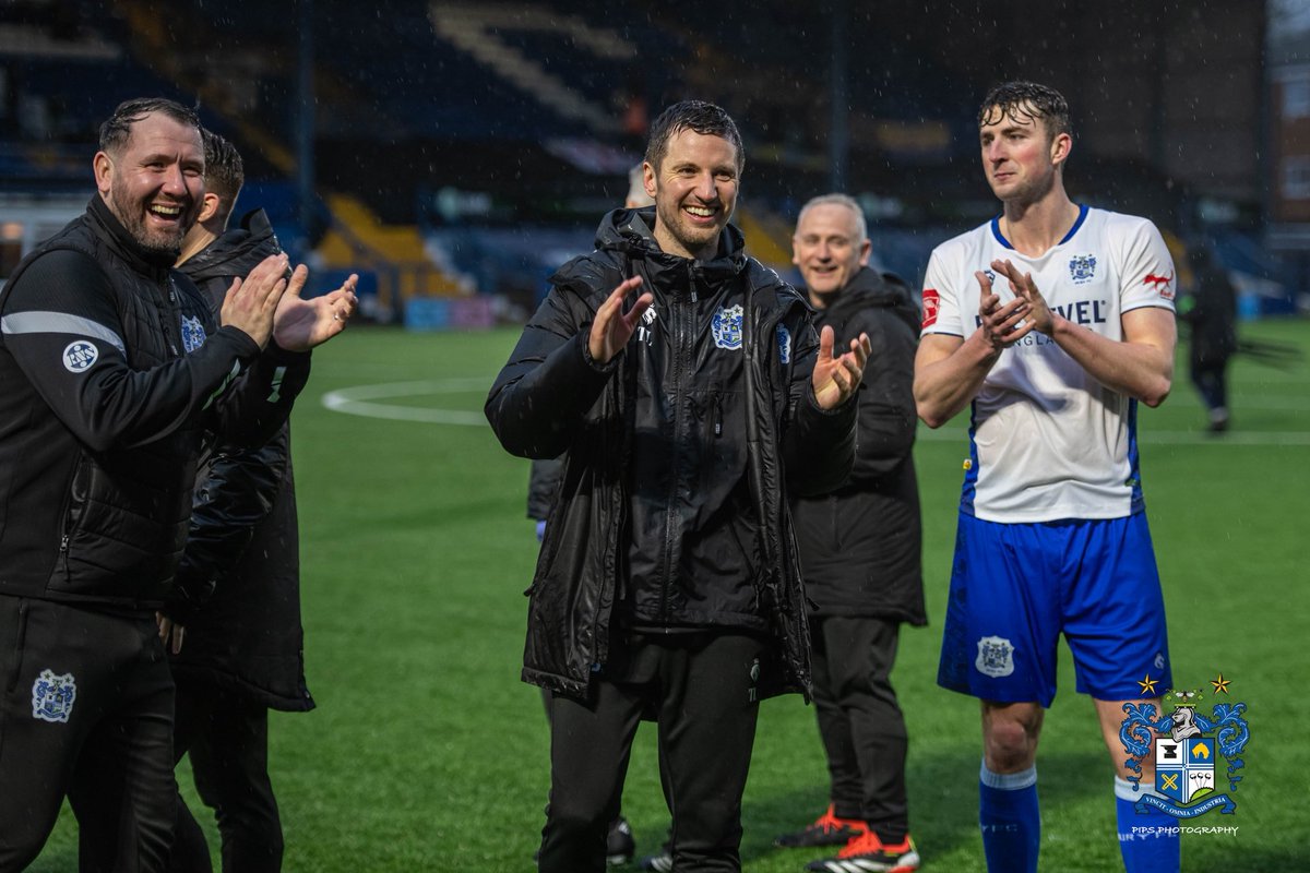 Philhill1961's tweet image. ⚪️🔵 @buryfcofficial 2-0 @SportingKhalsa FC🔴⚫️
Jonno’s 1st game at Gigg and another win…controlled the game from start to finish…another solid performance AND STILL TOP OF THE TABLE!!! UTS!!!
#buryfc #shakers #northernpremierleague @officialnorthernprem #footballphotography