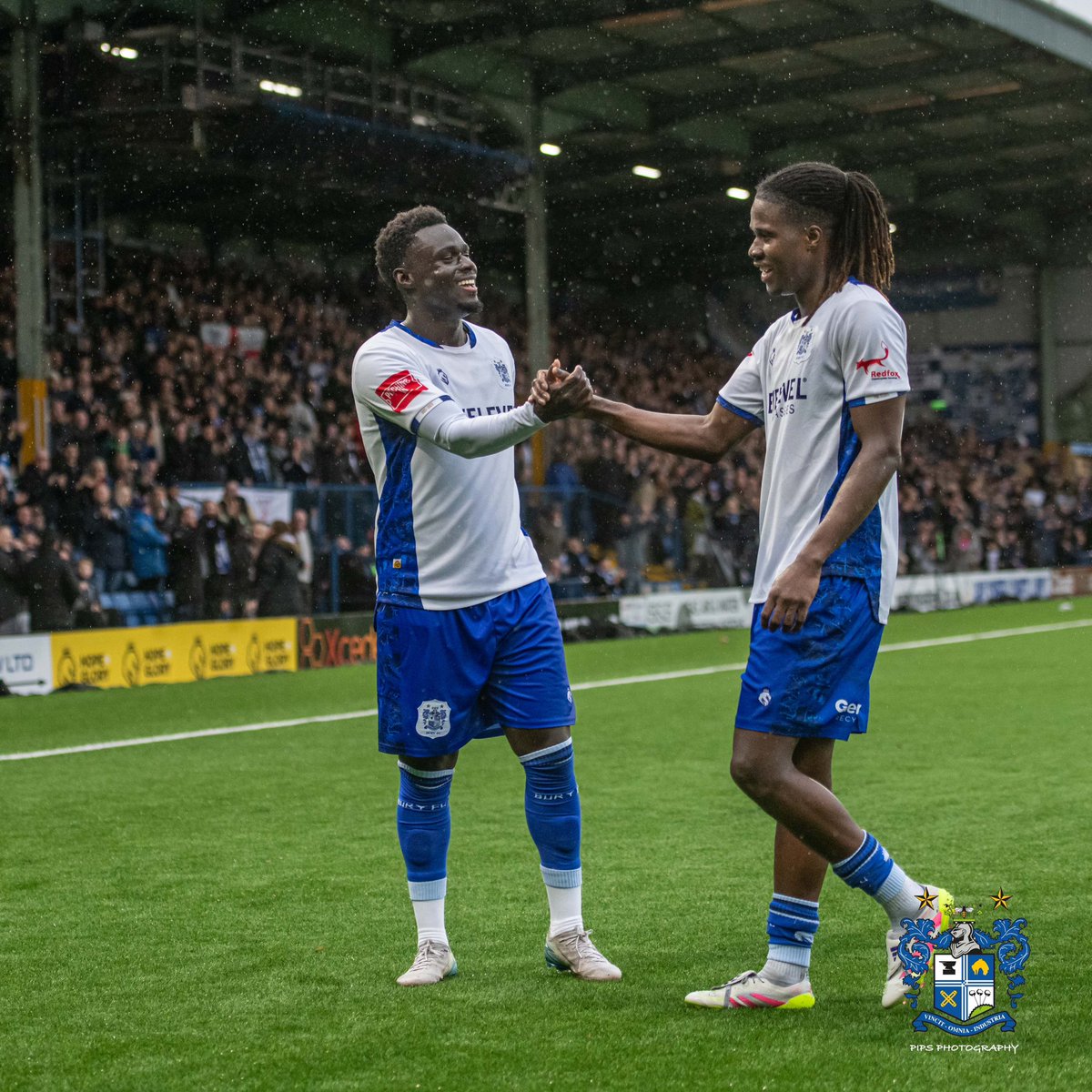 Philhill1961's tweet image. ⚪️🔵 @buryfcofficial 2-0 @SportingKhalsa FC🔴⚫️
Jonno’s 1st game at Gigg and another win…controlled the game from start to finish…another solid performance AND STILL TOP OF THE TABLE!!! UTS!!!
#buryfc #shakers #northernpremierleague @officialnorthernprem #footballphotography