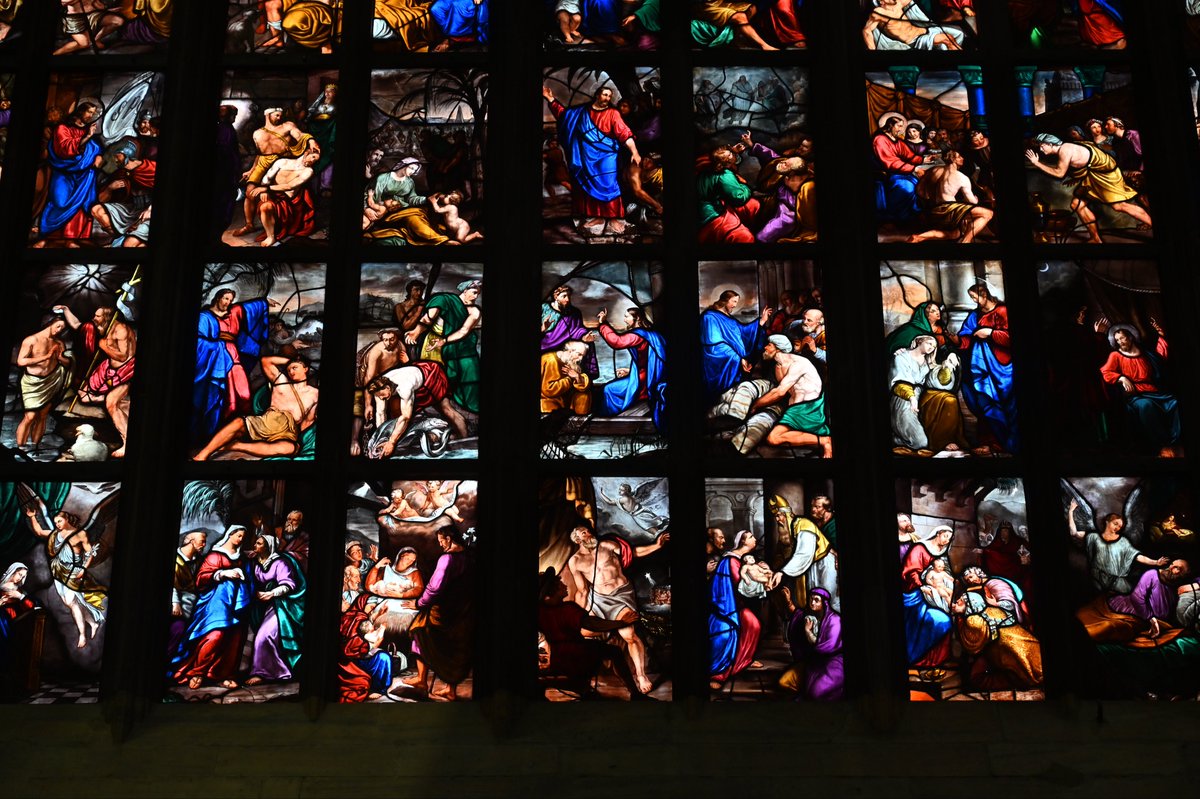 ステンドグラスが鮮やか #Duomo #Milano #Italy