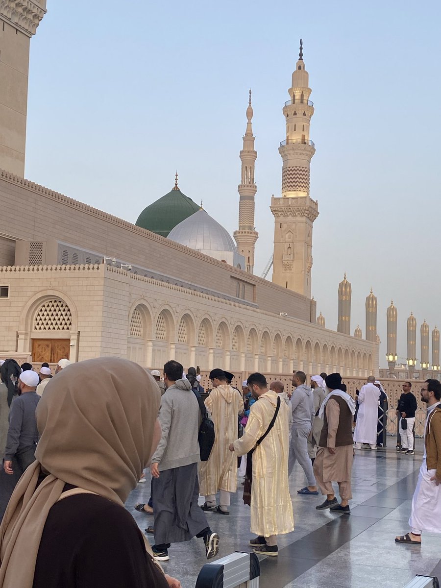 tüm kalabalıklar içinde en güzel sensin🤍