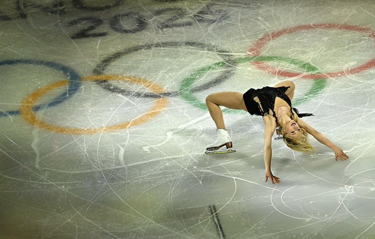 Cuntilever over the Olympic Rings ;)

📸: Gabriel Bouys