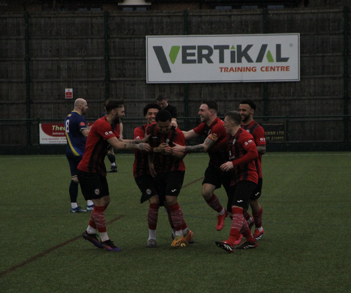 FindMeOnTheSL's tweet photo. Find me on the sideline at @BottesfordTown V @CampionAFC 

🔗 https://t.co/yOwSOAoH1E https://t.co/1qhEr3GAge