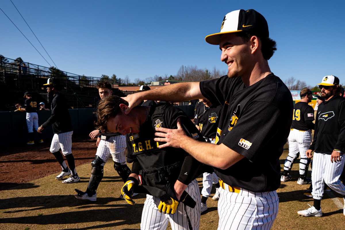 AppBaseball's tweet photo. That 5-1 feeling 🔥😎

#TIGMA https://t.co/yxYl6RDm6N