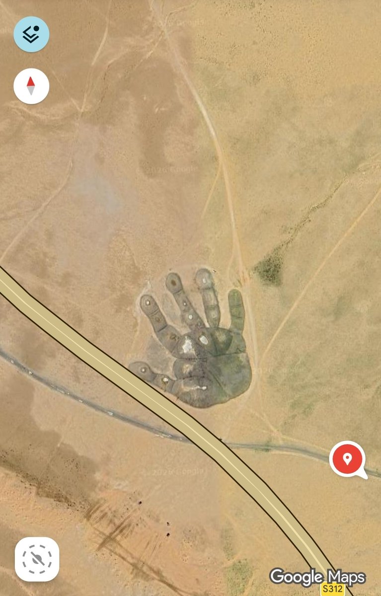 قهوة وليل ☕️🌃 tweet media