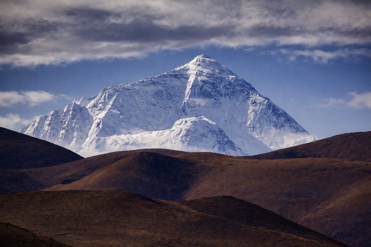 jrambaud's tweet image. #Ochomiles vistos de cerca con “pies en tierra” . Cara norte #Tibet 1) #Everest o Chimolungma ( Madre del Universo )  o #Sagarmatha  ( la frente del cielo) 8.848,86 m 2) #ChoOyu 8.188 m La Diosa Turquesa 3) #Shishapangma 8.027 m #mountains #Himalayas