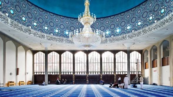 Vatanamk's tweet image. وقتی مساجد وابسته به جریان موشعلی در قلب انگلیس فعاله، سنگ‌اندازی سیاستمداران انگلیسی دیگه جای تعجب نداره.#IranMassacre #جاویدشاه #انقلاب_شیروخورشید