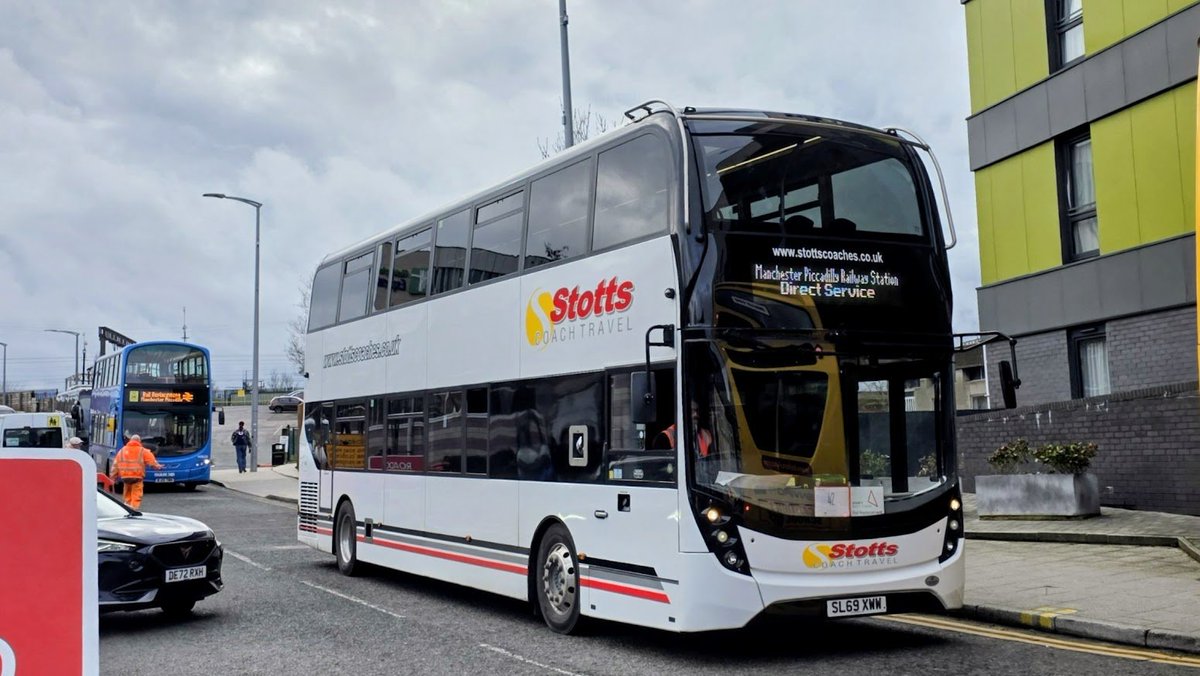 WC2512's tweet photo. Buses going choo-choo out of #Stockport this afternoon..

#FirstManchester 33845 - SN14 TTO, and #StottsCoaches SL69 XWW working @AvantiWestCoast rail replacement services heading to #Manchester. https://t.co/PiIuKZi2r7