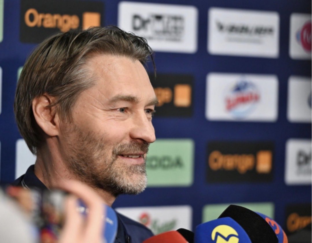 Kul att Tomas Ledin är coach i Slovakiens OS lag 🏒