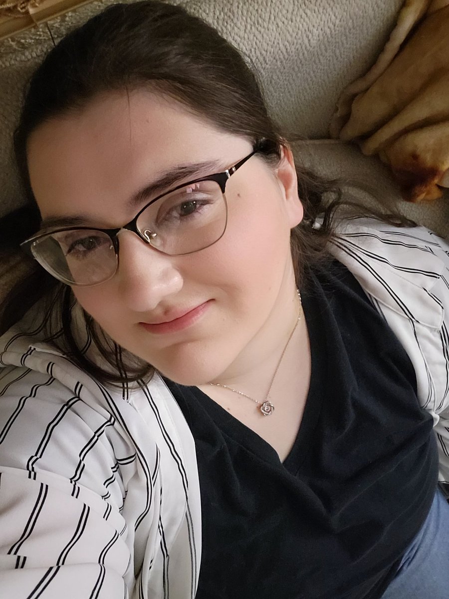 MissLee04's tweet photo. Make up is on and I wanna go out.
$50 please❤️
#findom #paypig #cashappinbio https://t.co/GRqXd1ep4G