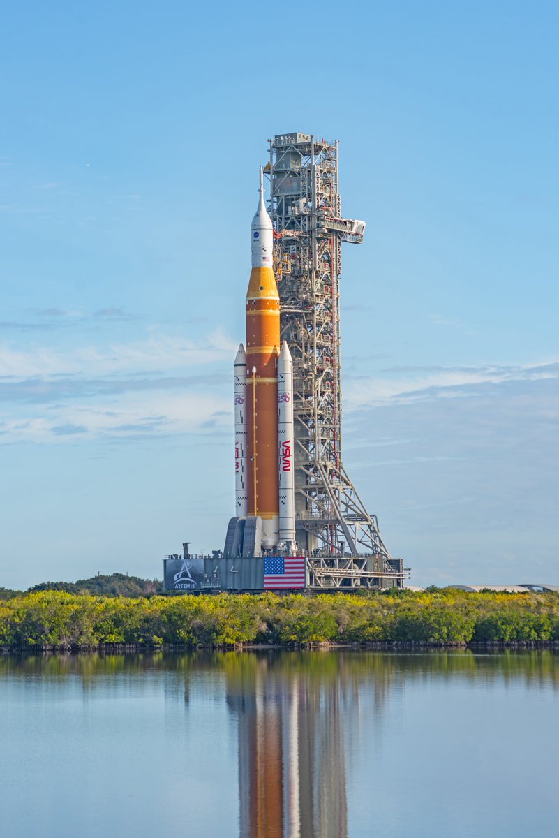 brandonjmphoto's tweet image. Here's to hoping for another daytime rollout of #NASA #SLS once work is completed in the VAB..... Can't beat that morning light!