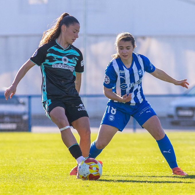 betisweb's tweet photo. ⚽️ #Crónica. Con las manos vacías de vuelta a casa 
⚔️ @Alaves Fem vs @RealBetisFem 1⃣ -0⃣

✍️ @ireneechc
🔗 https://t.co/ZqRoDMzYbe

📅 J-20  

🚨 Ficha https://t.co/p89dzNHuds

#BetisFéminas #LigaFemenina💚
#AlavesRealBetis https://t.co/ZXoZUa72PT
