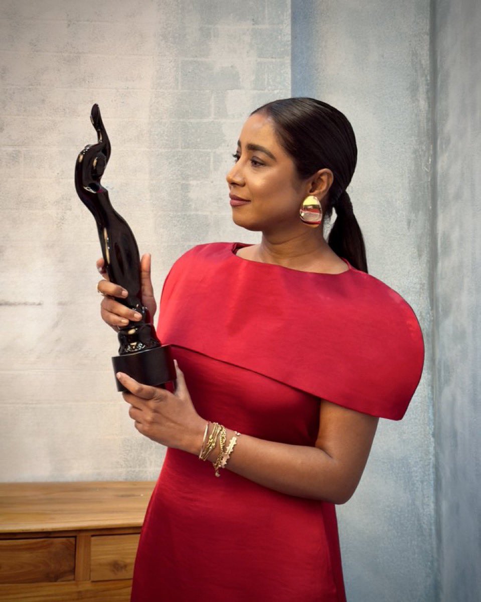 fizz_nandamuri's tweet image. #Devara Bagged Two Awards at the 70th Filmfare awards: 

Best Lyricist - @ramjowrites garu 
Best Playback singer - @shilparao11 for #Chuttamalle