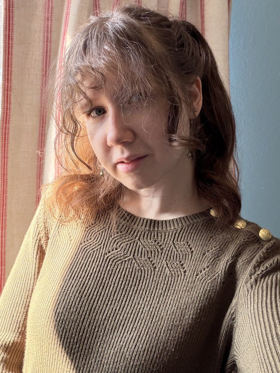 First attempt at trying to do my hair like Frieren. Still a bit short for that and it’s hard to get the ponytails in the right place but I’m liking it.