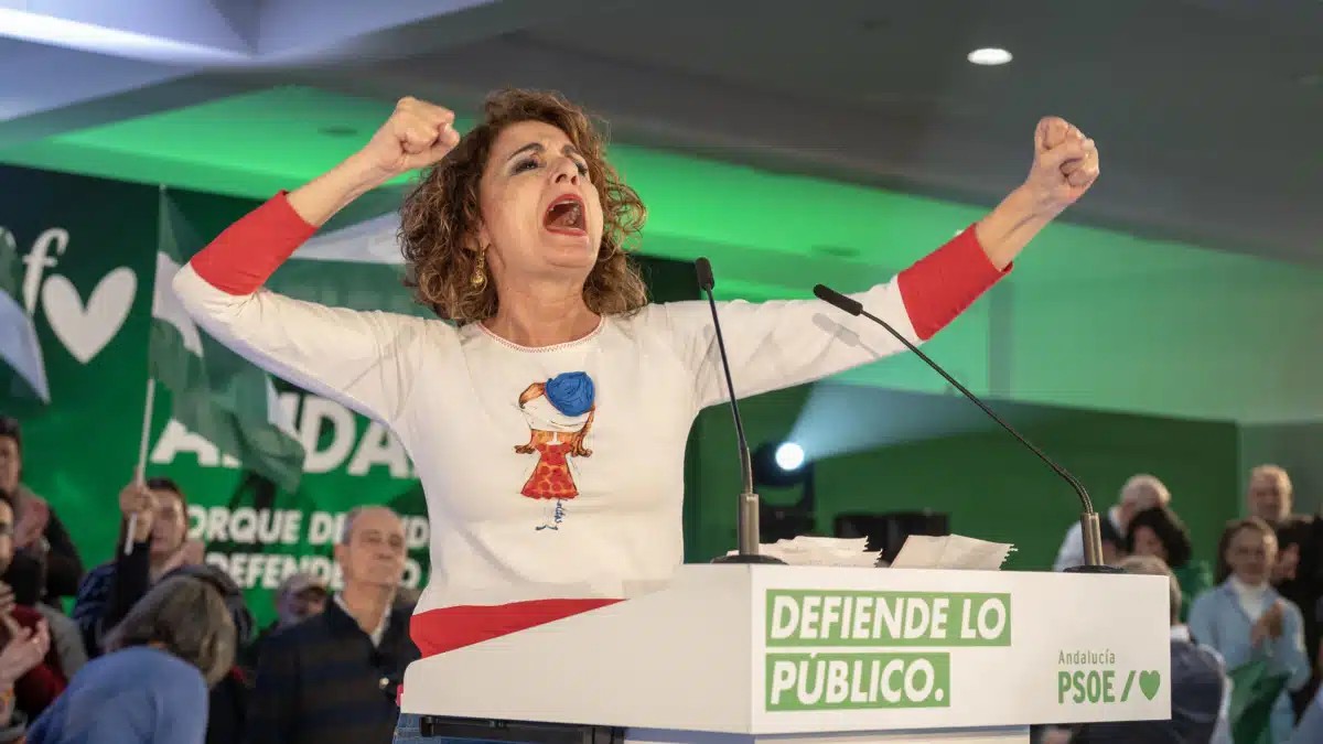 Ni al más tonto de los tontainas andalucistas se le había ocurrido proponer una "Ley de Lenguas Andaluzas". Bueno, pues a Maria Jesús Montero, sí.