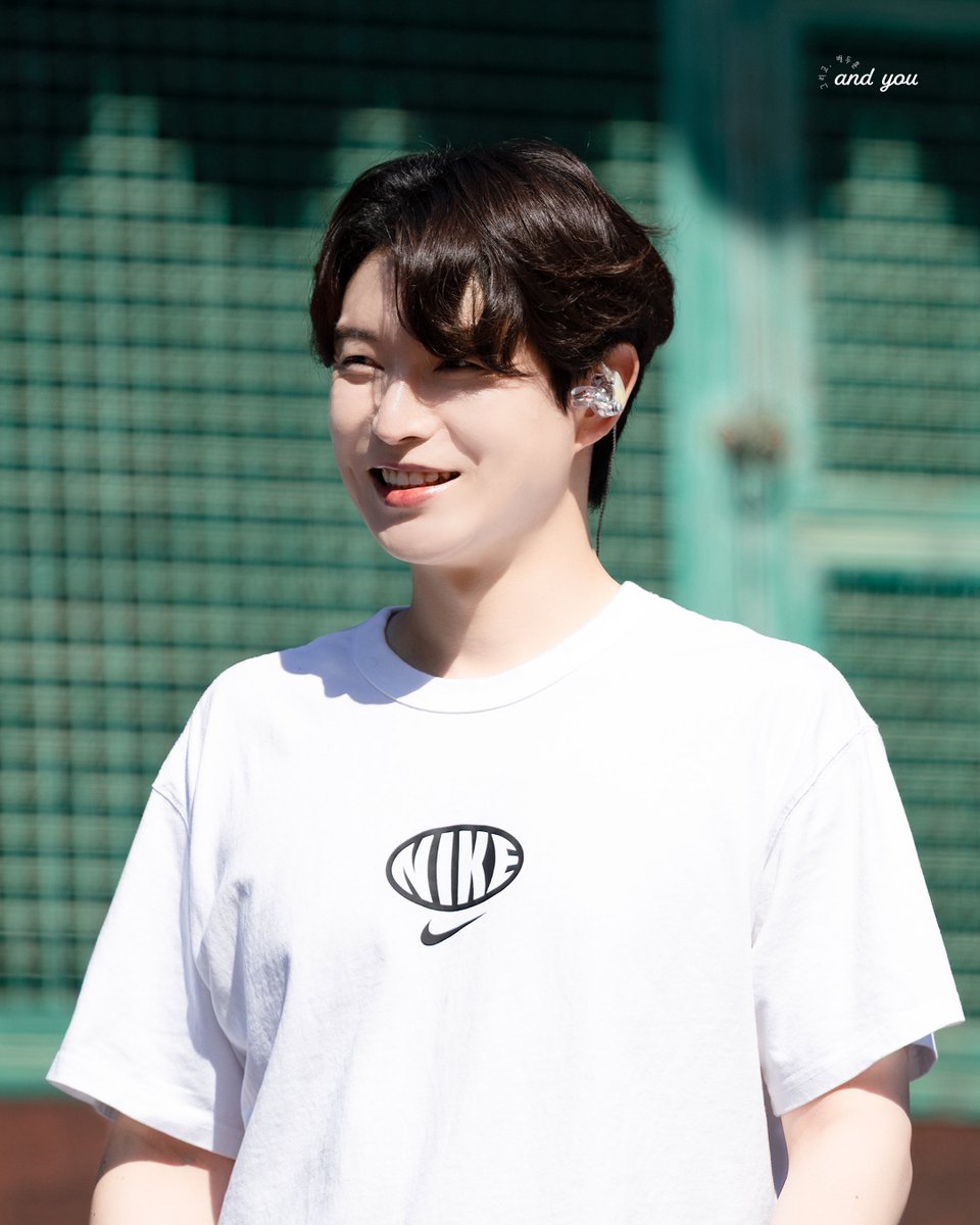 𝒂𝒏𝒅 𝒚𝒐𝒖 tweet media