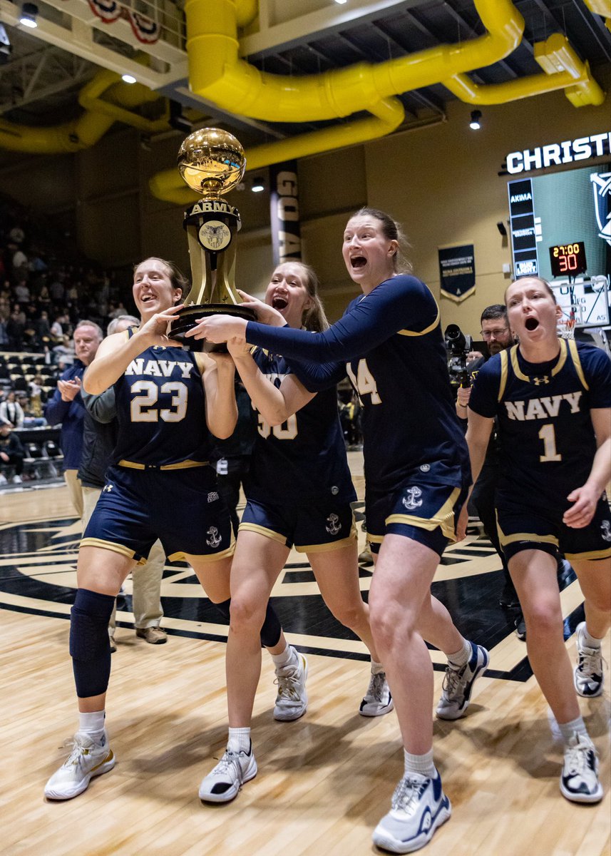 TimNolanTV's tweet photo. For the first time since 2003, @NavyBasketball &amp; @NavyWBB combine to sweep Army in the regular season.

@PatriotLeague race for the top seed over. 

@ArmyNavyGame 2025-26 Star Series over.

On to the next goal✂️🏆🕺🏻💃

#GoNavy https://t.co/jT61BgWJxV