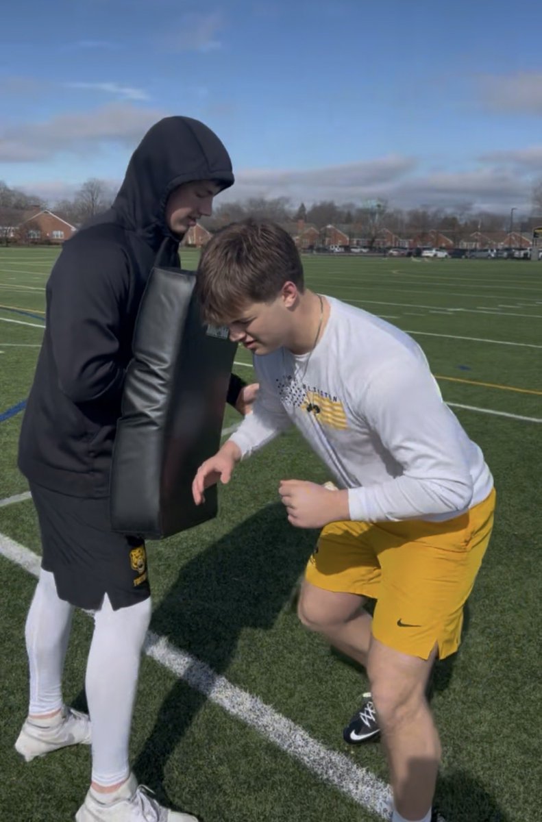 Coach Velasquez tweet media