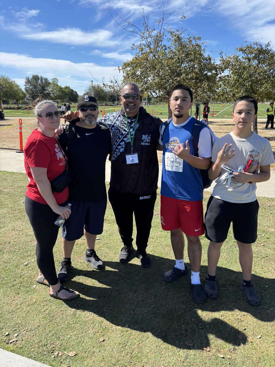 aj2compfr's tweet photo. just competed in the California showcase and it was great! Here’s some clips 
@MountTahomaFB @CoachJDiazMC @DVSP87 https://t.co/KRgvMzTKzo