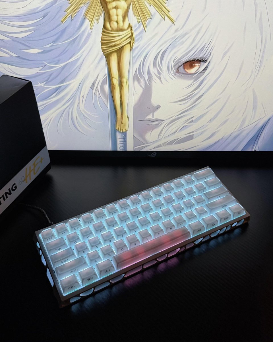 setuprio's tweet image. Clean &amp;amp; Creamy. ☁️✨

​• Wooting 60HE+
• Holy60 Case
• XVX Jelly R2 Caps

​Pure performance. ⚡️
#xvx #keyboard #desksetup #wooting #keycaps
