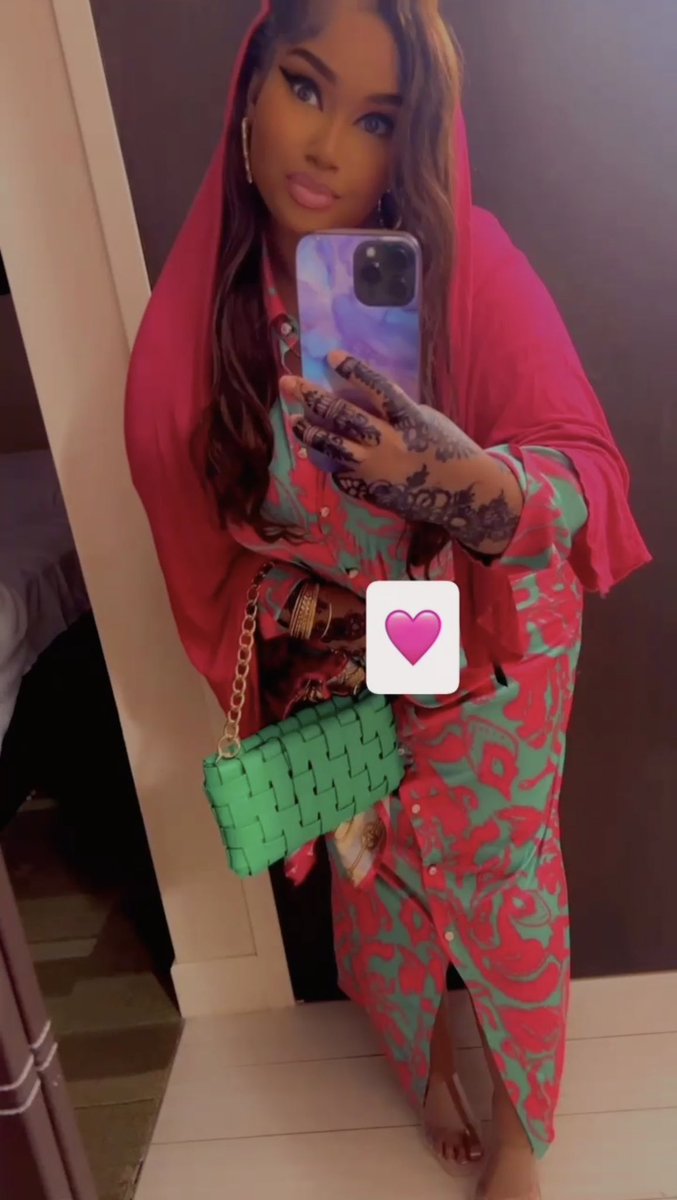 phuckyominaj's tweet image. the artist                      the fan            #NotABot