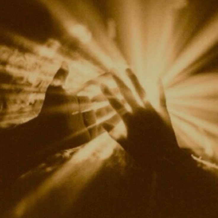 ap_helium's tweet image. 𝐦𝐨𝐭𝐲𝐰𝐲 𝐳𝐤𝐳̇
💛 high fantasy
💛 magia żywiołów
💛 found family
💛 multi pov
💛 życie po śmierci
💛 widmo wojny
💛 przepowiednia
💛 lesbijskie romanse
💛 szeroka reprezentacja osób LGBTQ+

#zbawcywatt #twitteroweksiążkary