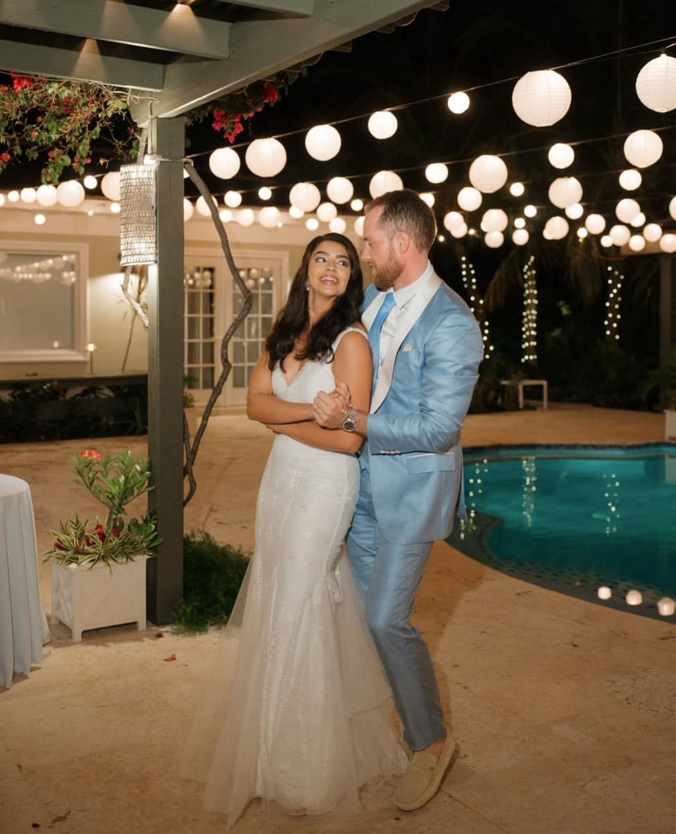runlifesnick's tweet photo. Our weeding was Bazookas 🔥🚀 https://t.co/IKTIWHuK7p