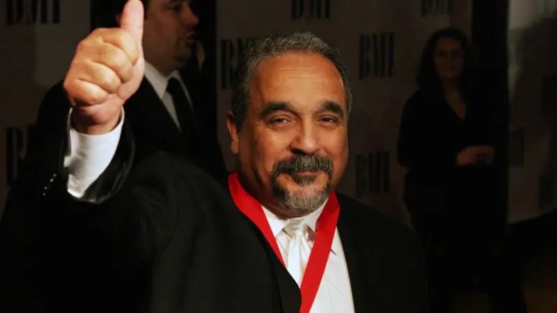 jmpuentec's tweet photo. Willie Colon será inolvidable para muchos de nuestra generación por múltiples razones! Lo conocí en un vuelo de DC a Caracas y esa noche me invitó a su concierto! Años antes la primera canción que baile en mi vida con una “jovencita” fue de él! Gran músico y gran ser humano!!QEPD https://t.co/L0Ww7IYm8i