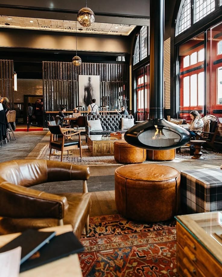 bemmekari's tweet image. se terminó el tiempo de correr de un lado a otro para conversar con todos, les agradezco las buenas conversaciones y por supuesto su asistencia! espero que les siga gustando esta velada.
#MackagePeak #MackageCO #Mackage #MackageRP