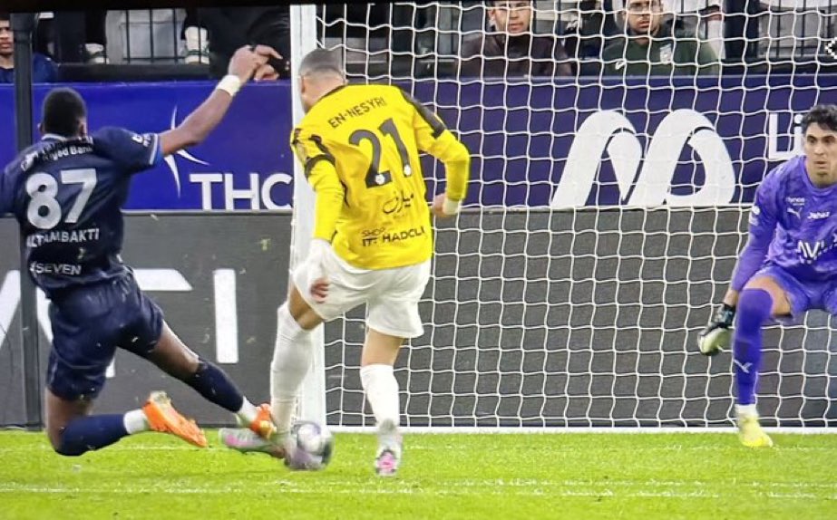 وفي النهايه مستحيل تلعب مع الفريق هذا ١١ ضد ١١ كل مباراه لازم تلعب ضد الحكم قبل كل شي لكن الحمدلله على كل حال راضي جدا 💛