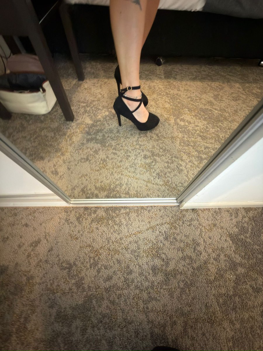 SloaneOffDuty's tweet photo. #HighArches
#PrettyFeet
#Heels
#ArchLovers https://t.co/I1xvX48hlm