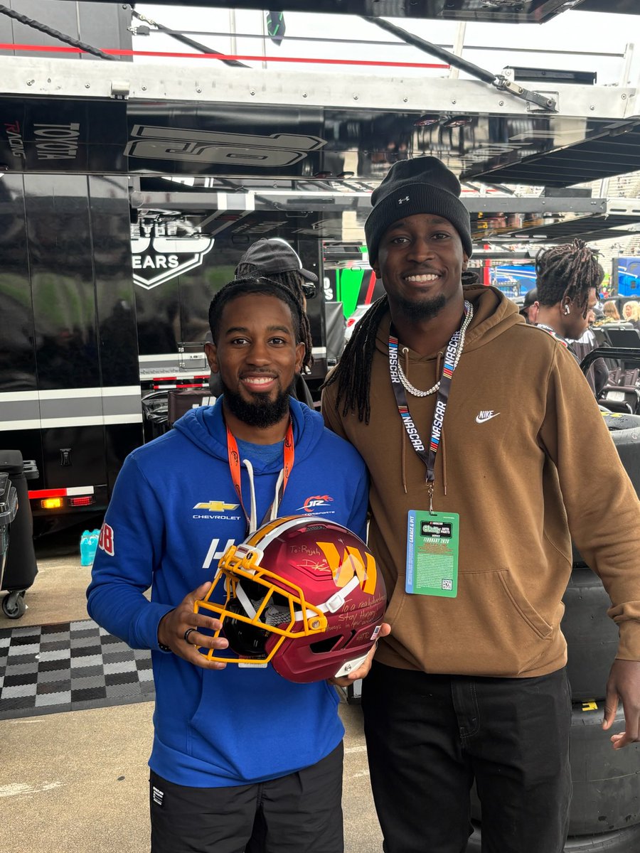 JR Motorsports tweet media