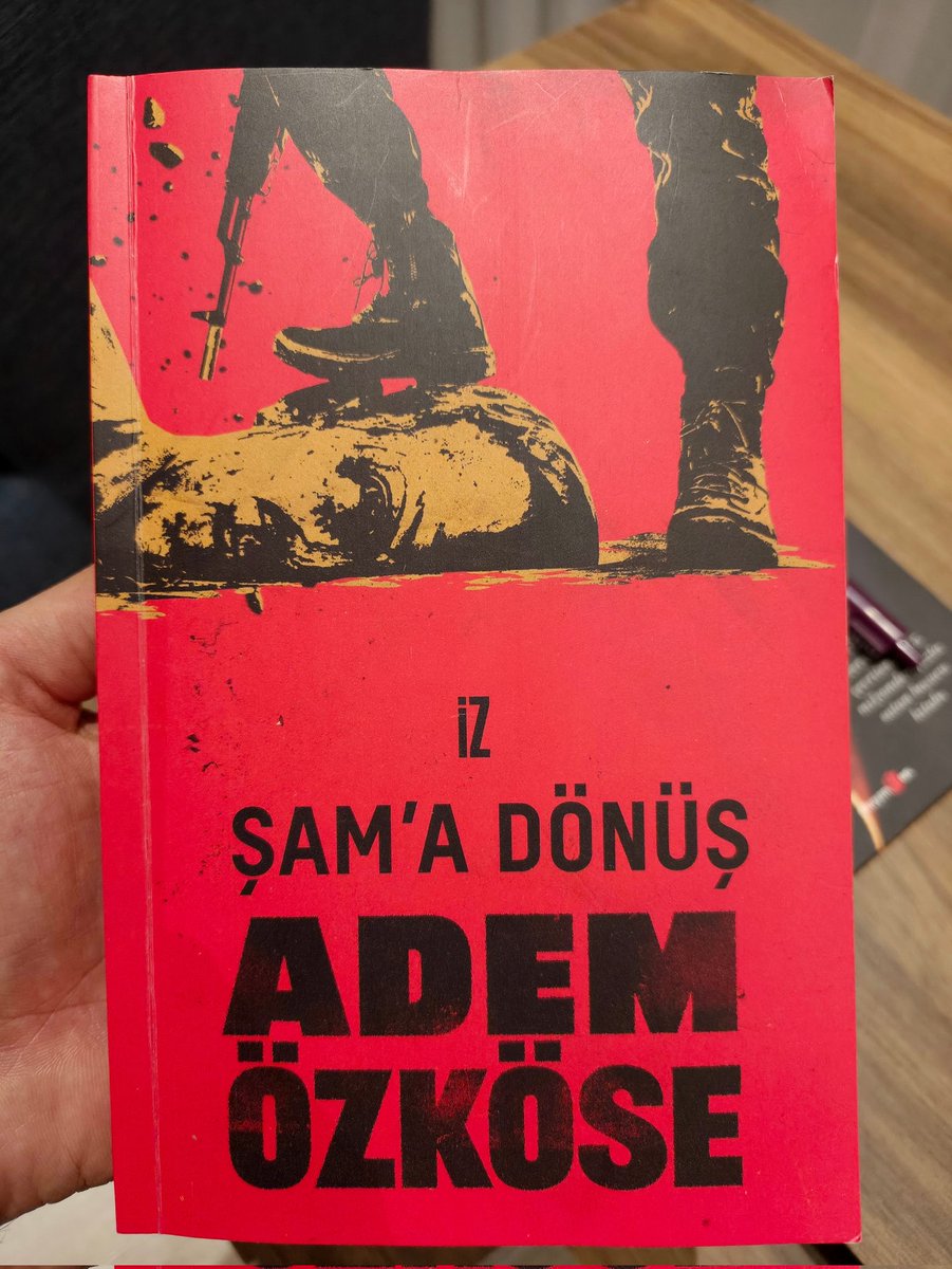 Devrimi ve dinamiklerini itidalli bir çizgiyle irdeliyor. Reel düzlemi okuyor ve dönüşümü açık yüreklilikle irdeliyor. Net, sade ve dürüst bir düzlemde okuyucuya yürekten temas ediyor. 

Emeğine sağlık <a href="/ademozkose/">Adem Özköse</a> 

<a href="/izyayincilik/">İz Yayıncılık</a>