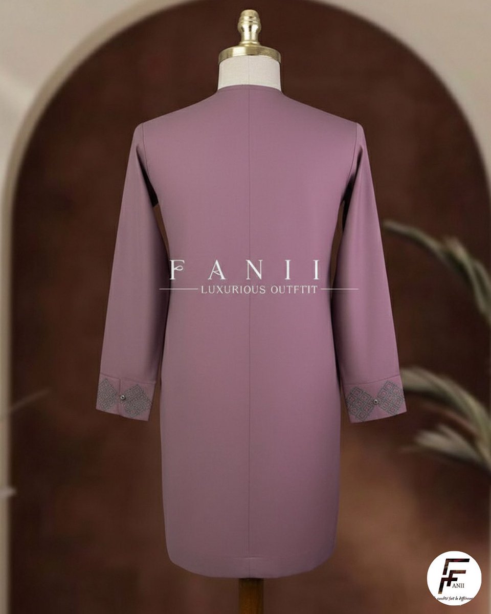 FANIIGROUPE2's tweet photo. LUXURIOUS OUTFIT ✨ KAFTAN 

📍 Disponible boutique et en ligne.
📥 Contactez-nous par DM pour plus d’informations.
🚀 Livraison disponible partout dans le monde. 

#Fanii #ModeMasculine #AfricanFashion #LuxuryWear #StyleAfricain #GentlemanStyle #luxuriousoutfit #luxurious https://t.co/kYbOwKh1Ee