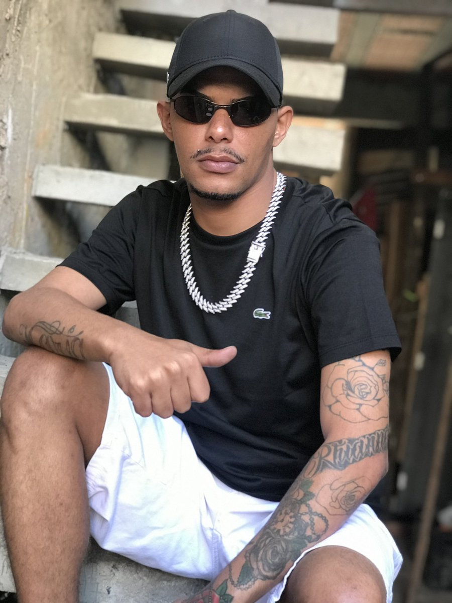 MALOKAZS__'s tweet photo. Quem seguir aqui vai ganhar presente na  DM  💦🥵 https://t.co/jG0eYsySUL