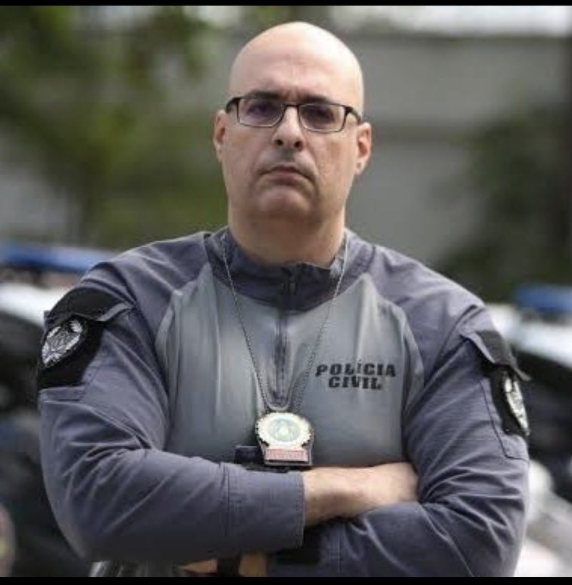 Segundo informações, Felipe Curi vai se candidatar a governador. Esse sim vai resolver o problema da criminalidade no RJ. Não vai ter CV, TCP, ADA e Milícia! Esse vai descer a lenha em geral. EU APOIO delegado Felipe Curi para Governador, vai acabar a zona na segurança pública.