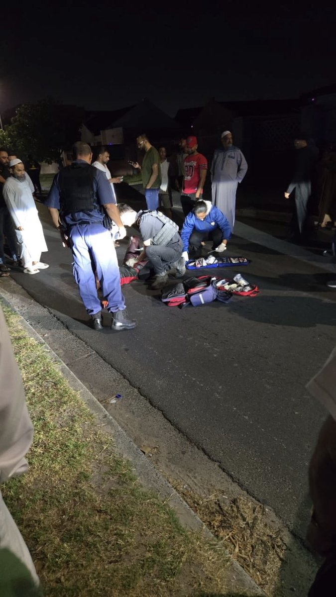 Abramjee's tweet photo. Jane Avenue, Gatesville, Cape Town. Motorist hijacked and shot. Critical condition. https://t.co/iRsJzjM4jR