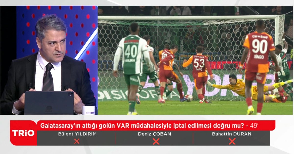Galatasaray'ın ofsayt nedeniyle iptal edilen golünde ofsayt kararı ve VAR müdahalesi yanlış. Mesafenin boyu yaklaşık 2.5 metre. Olaigbe'nin yetişmesi imkansız. Karar yanlış. (TRIO)
