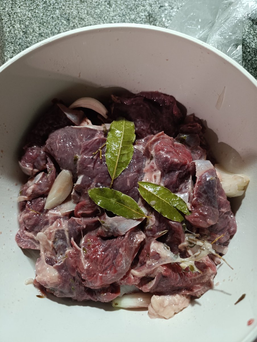 MSÜ adayı olmasam kesinlikle aşçı olmak isterdim yahu mutfak ve mide bu kadar sevilmez ki 🫠