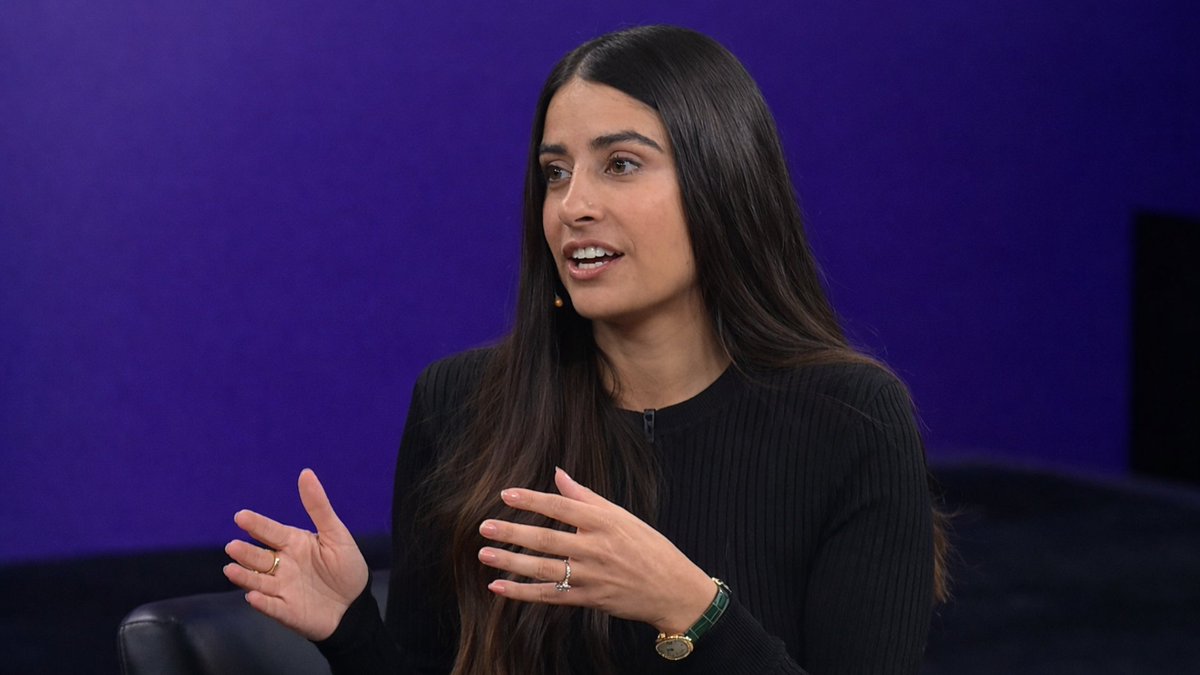 tezonsofficial's tweet photo. #AIandTech: Microsoft Appoints AI Executive Asha Sharma to Lead Xbox as Phil Spencer Retires After 38 Years

Microsoft has confirmed a significant leadership transition in its gaming division, with Phil Spencer stepping down after four decades.

Read more: https://t.co/jqdRw3NBBT https://t.co/TtrI4627gJ