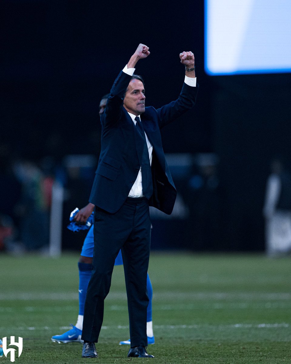 شلون مدرب كبير وهو ما يقدر يحافظ على فوزه بالمباريات الكبيرة ؟
معوضين خير الدوري صعب جدًا معه للاسف