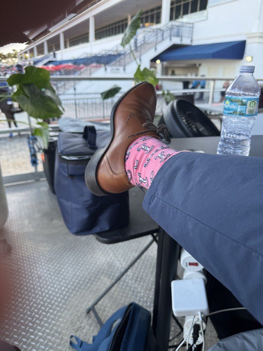 Larry Collmus tweet media