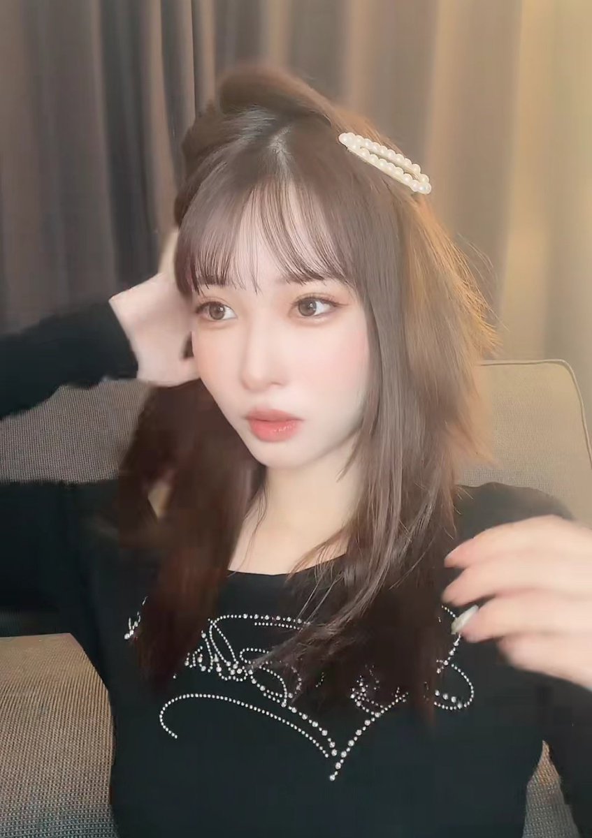 《妄想絵日記》
２月22日　今日は猫の日ですが
「『昨日は新メンバー２人の魅力が引き出せたし【きみバン】として武道館への決意が示せたと思うの😉』と真依様が言ったから２月22日は《あの場所へ記念日》」
昨日のサプライズ、ご協力ありがとうございます🙇

#一日一真依様
#大野真依
#きみとバンド