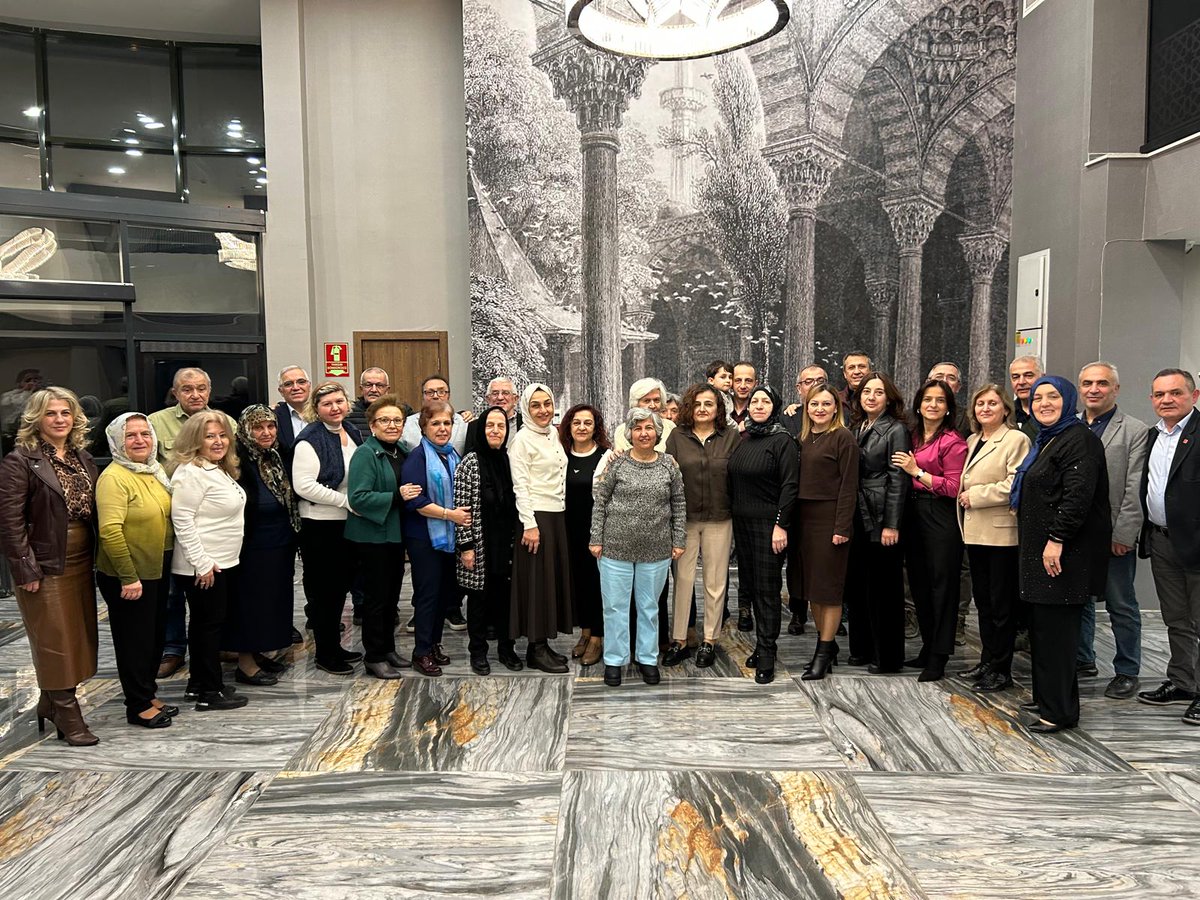 Bu akşam Karabük Kimsesiz ve Yardıma Muhtaç Çocukları Koruma Derneğinin düzenlemiş olduğu iftar programına katılım sağladık. 
Başta Dernek yöneticileri olmak üzere böylesi kutsal bir derneğe destek veren tüm yardım severlere sonsuz şükranlarımı sunuyorum.