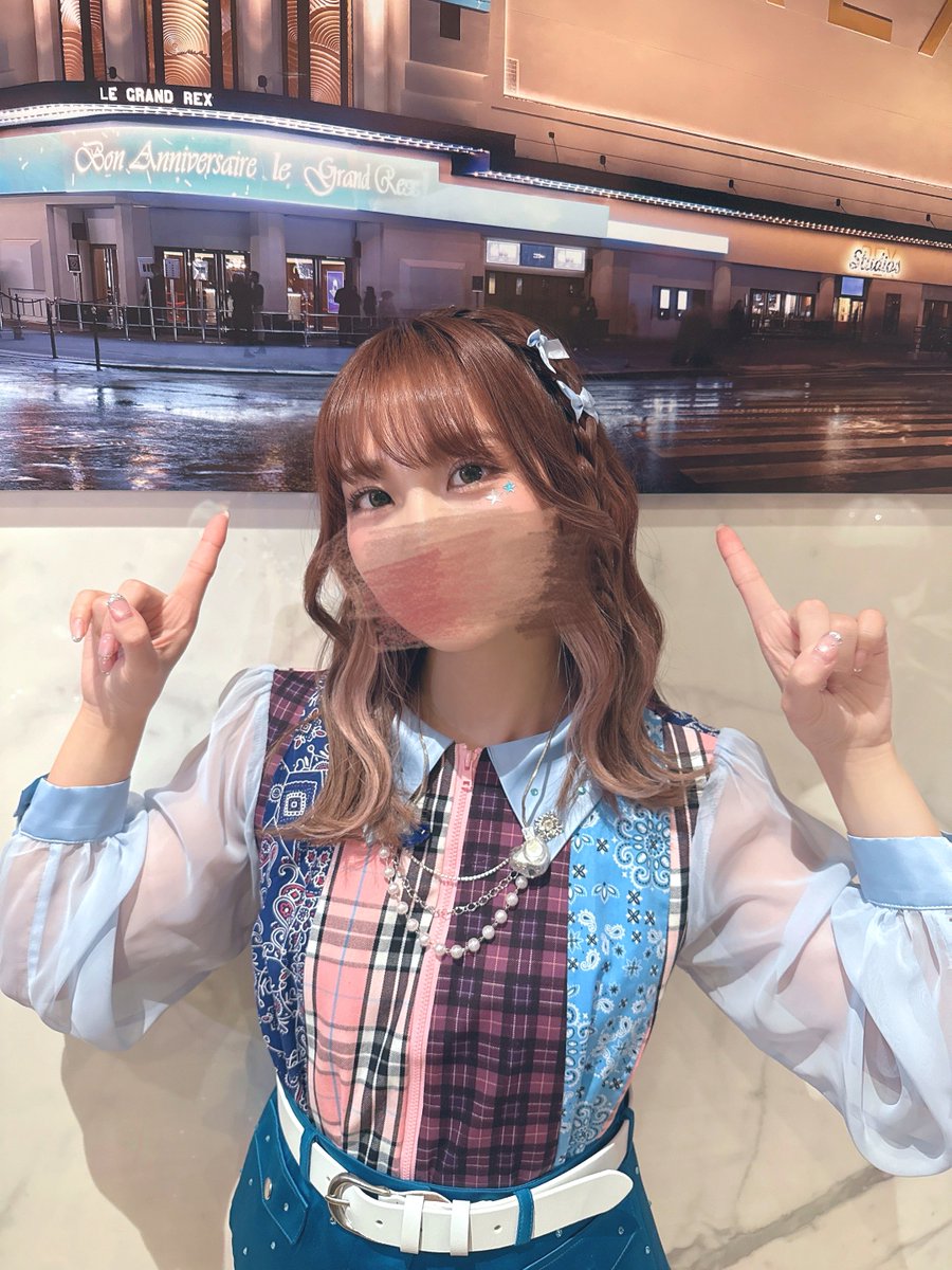 Hanon_moco's tweet photo. 『HoYoFair Fan Concert in Paris』

ありがとうございました✨
パリの皆さんめちゃめちゃ温かくて、超盛り上がってくれたぁぁ！！

Thank you so much!
I’m Hanon from HaKoniwalily.
I was very happy to meet everyone in Paris.
I hope to see you again.

Merci beaucoup💕

#HoYoFairConcert https://t.co/42bNbIJRvJ