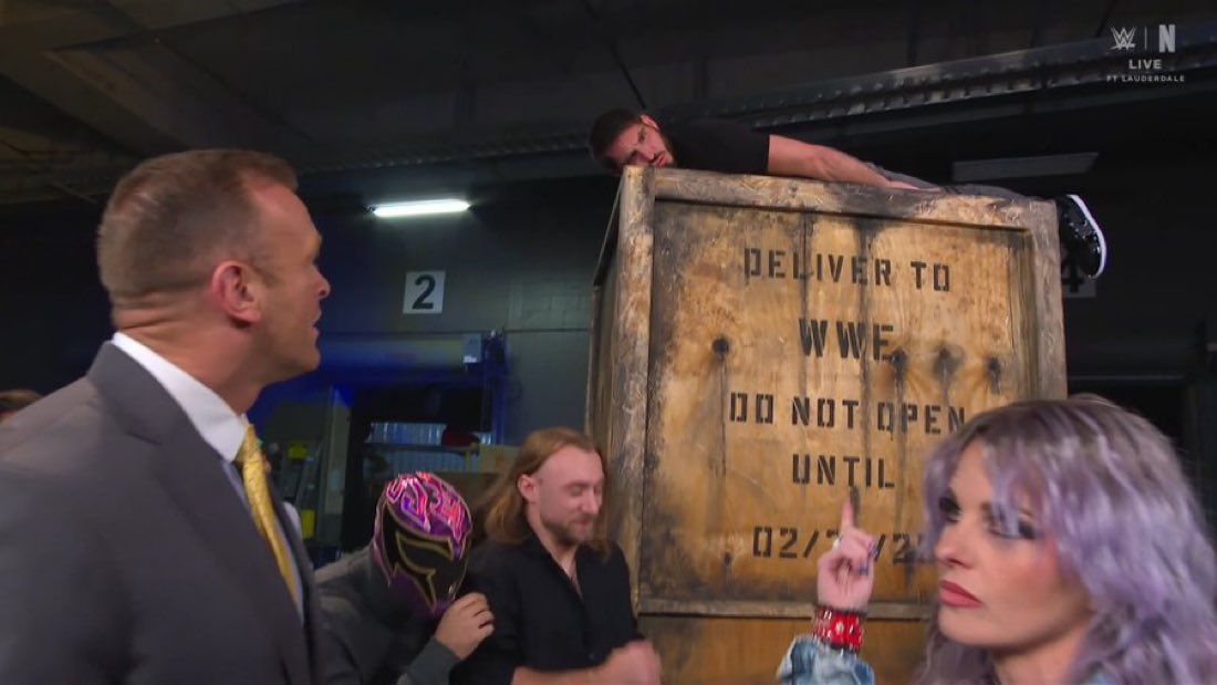 I want to know the real questions on #Smackdown, like if <a href="/RealNickAldis/">Nick Aldis</a> said to send the crate back to <a href="/ScrapDaddyAP/">Adam Pearce</a> #WWERAW, is he doing so WITH <a href="/JohnnyGargano/">Johnny Gargano</a> on top of it!? <a href="/CandiceLeRae/">Candice LeRae</a> literally watching her husband getting shipped to Atlanta.